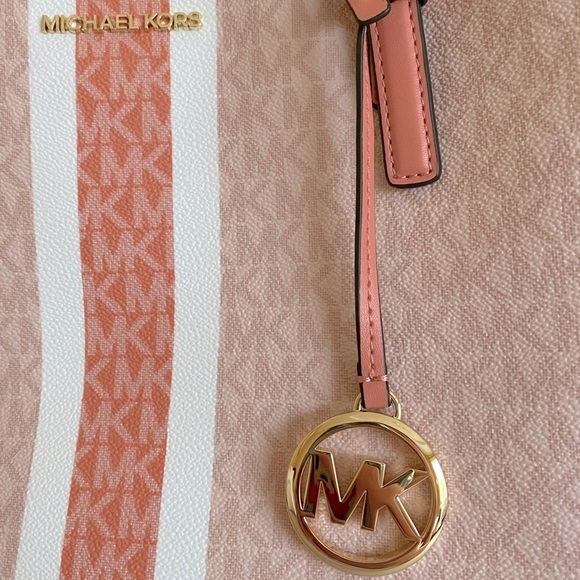 NEW Michael Kors 35S2GTVT2V Jet Set Travel Shoulder Tote - Picture 5 of 5